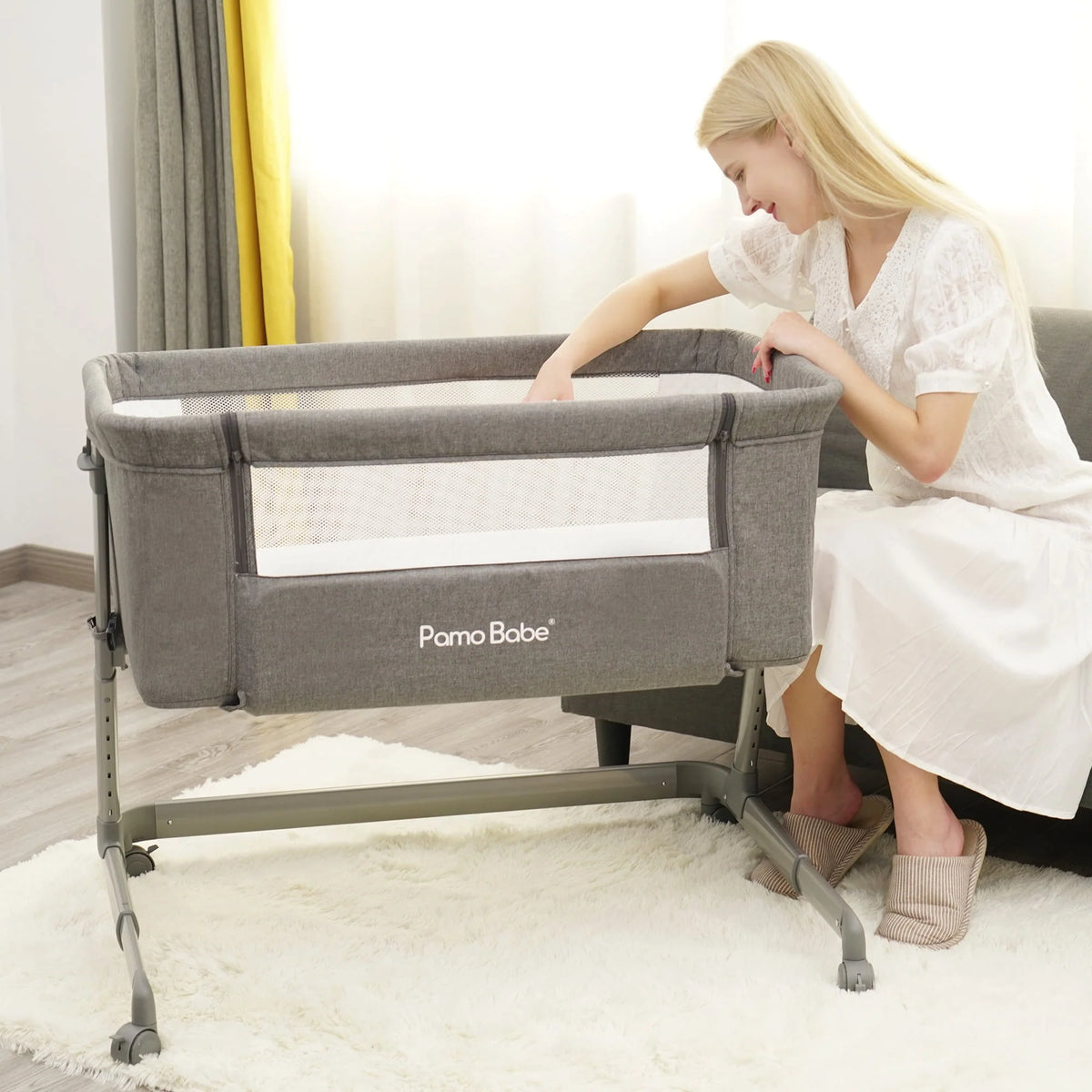 Grey Bassinet with Wheels and Folding Frame B24178