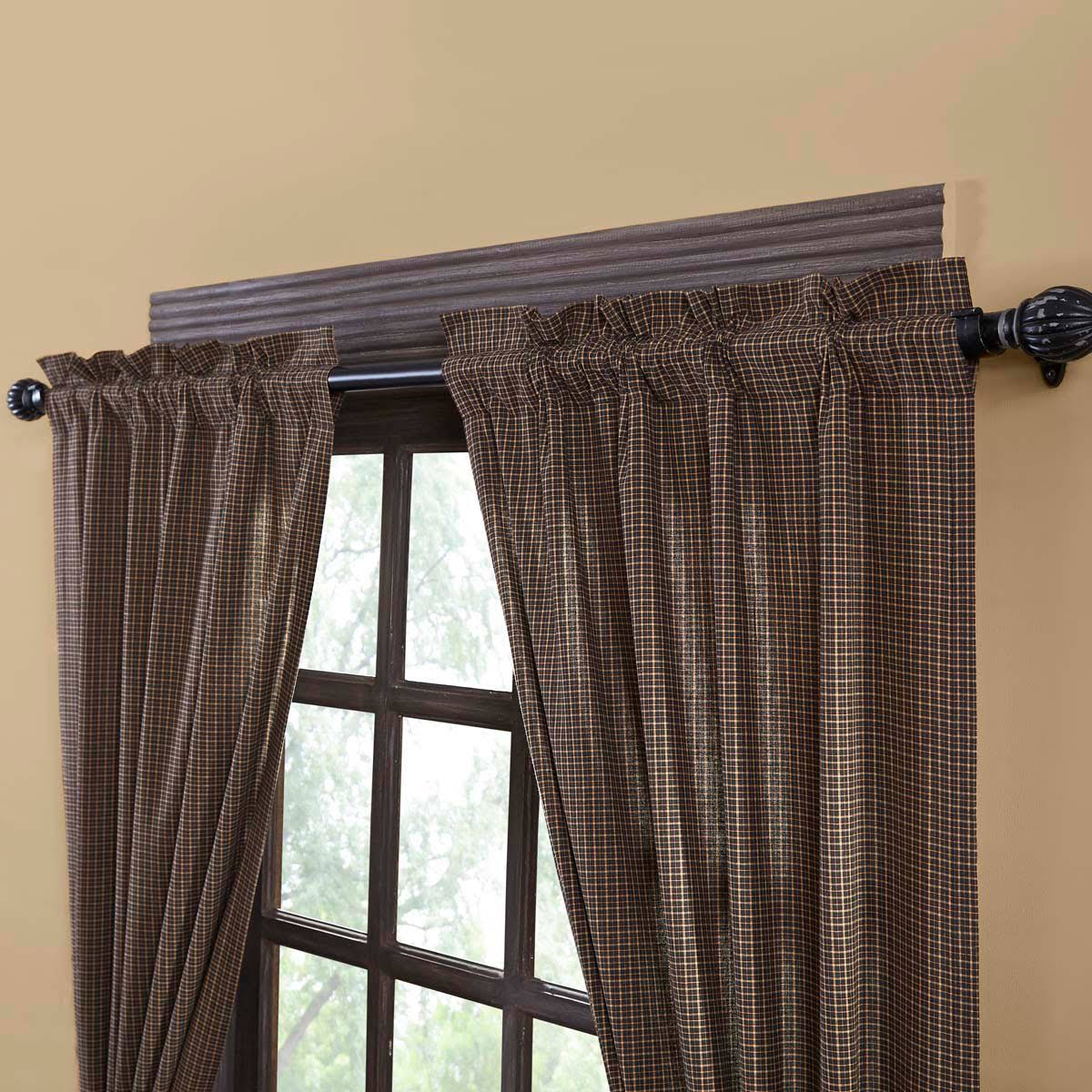 Plaid Scalloped Panel D706