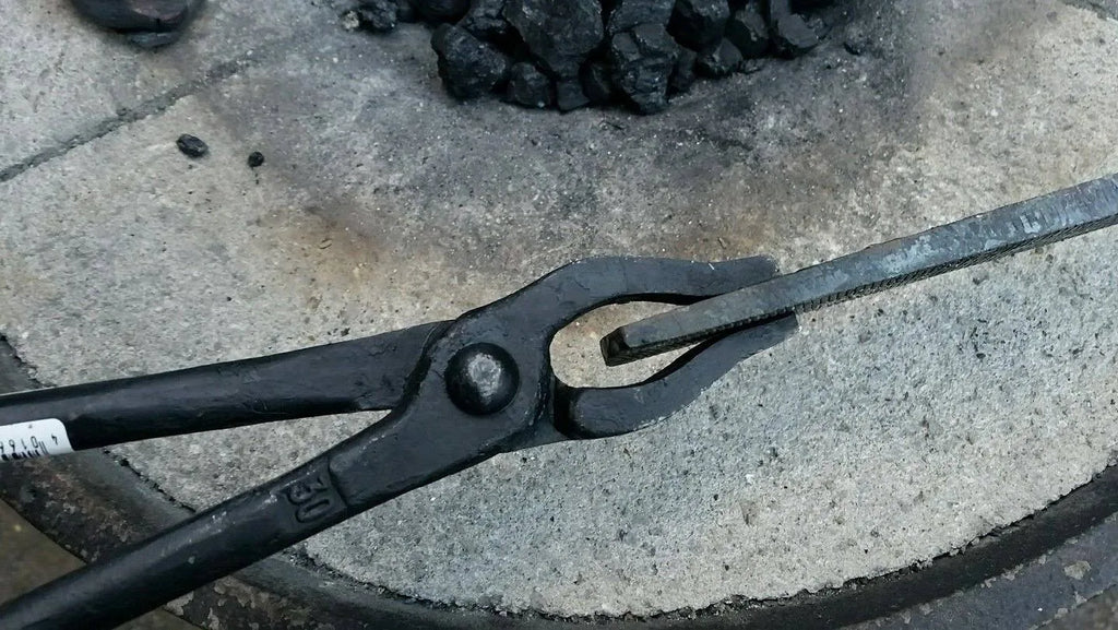 Blacksmiths Tongs 500mm G98408