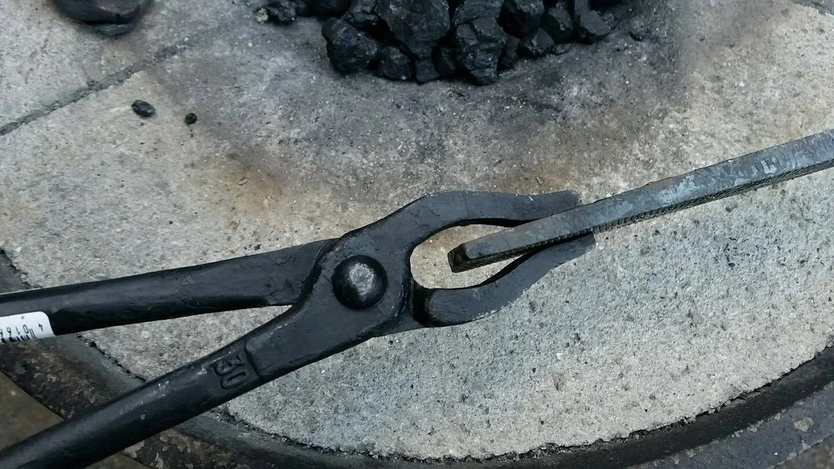 Blacksmiths Tongs 500mm G98408