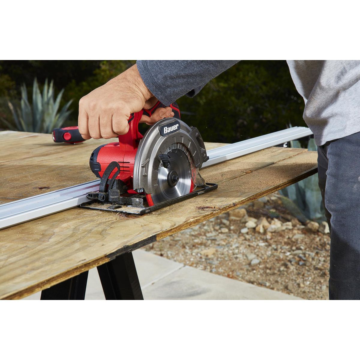 52 in. and 100 in. Clamp and Cutting Edge Guide A955508