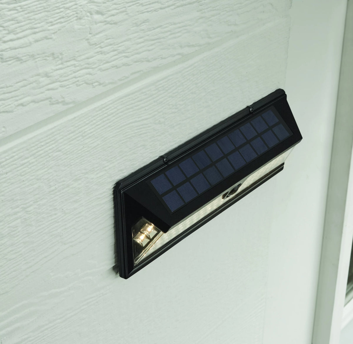 2400 Lumen Solar Motion Activated LED Path Light D839409
