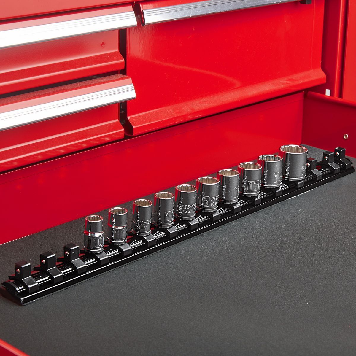 3/8 in. Magnetic Socket Rail R887215
